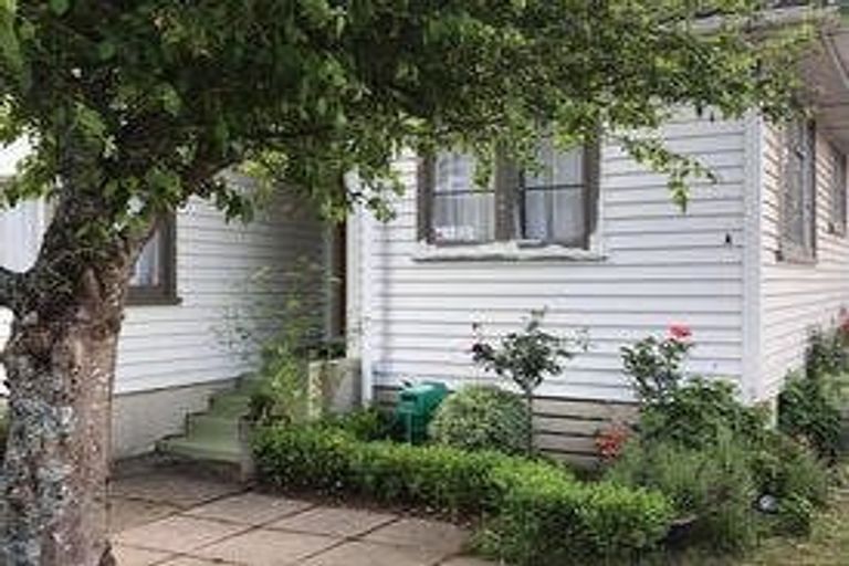 Photo of property in 1076 Heaphy Terrace, Fairfield, Hamilton, 3214