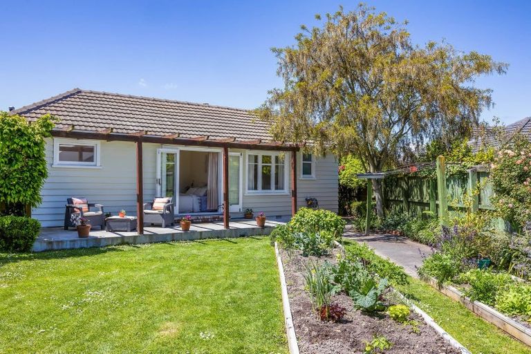 Photo of property in 6 Nyoli Street, Northcote, Christchurch, 8052