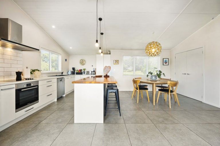 Photo of property in 1 Seagers Close, Kinloch, Taupo, 3377