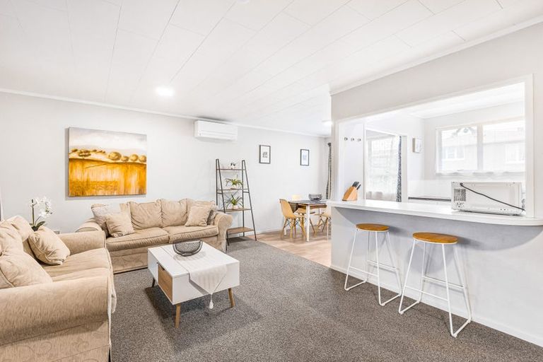 Photo of property in 1/18 Matipo Road, Te Atatu Peninsula, Auckland, 0610