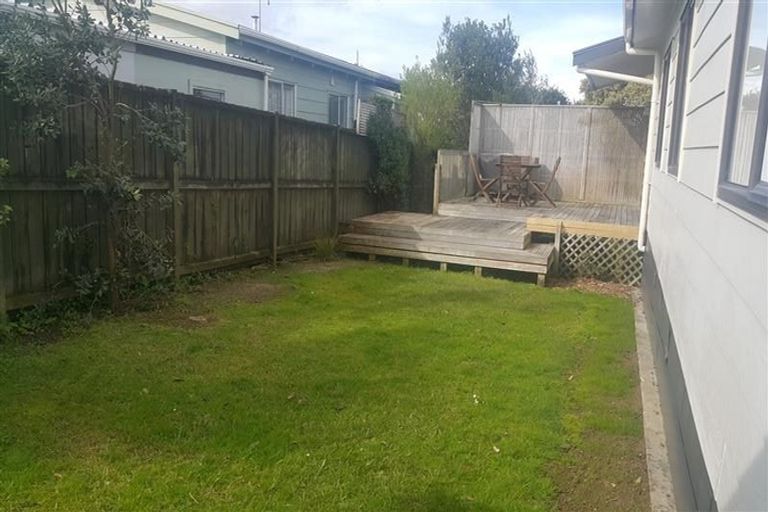 Photo of property in 1/86 Astley Avenue, New Lynn, Auckland, 0600