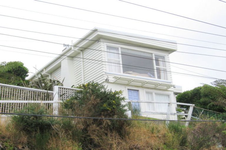 Photo of property in 82 Mills Road, Brooklyn, Wellington, 6021