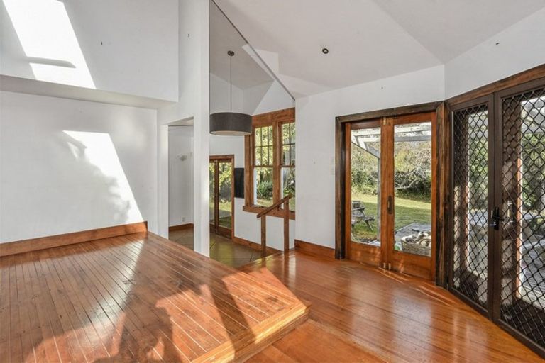 Photo of property in 43 Woodglen Road, Glen Eden, Auckland, 0602