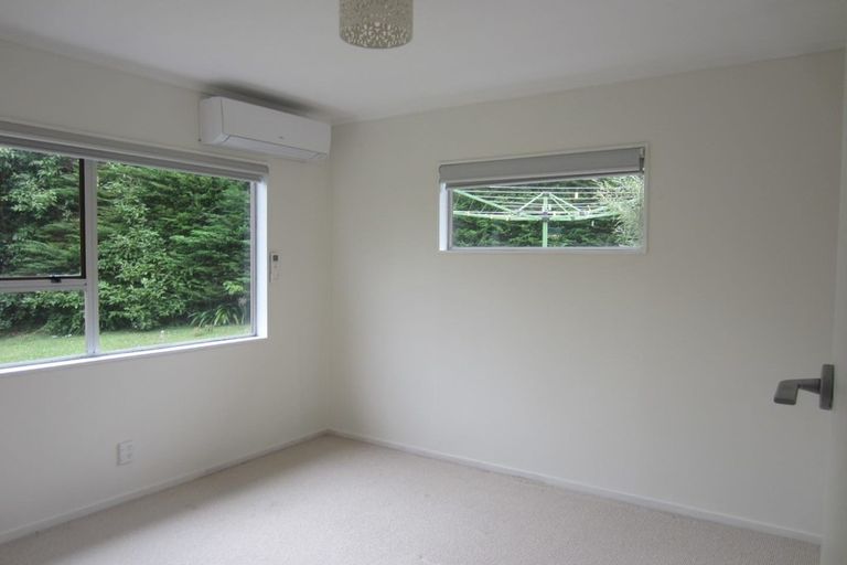 Photo of property in 12 Florio Terrace, Tawa, Wellington, 5028