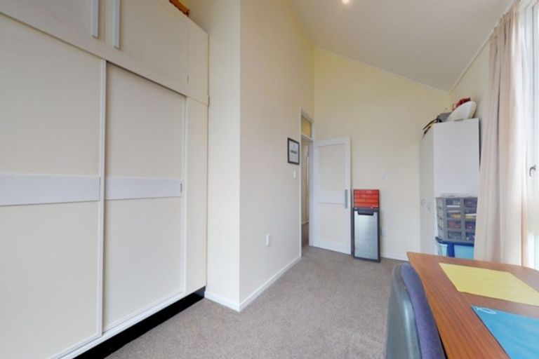 Photo of property in 32 Saint Annes Street, Levin, 5510