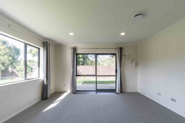 Photo of property in 35 Whitney Place, Rototuna North, Hamilton, 3210