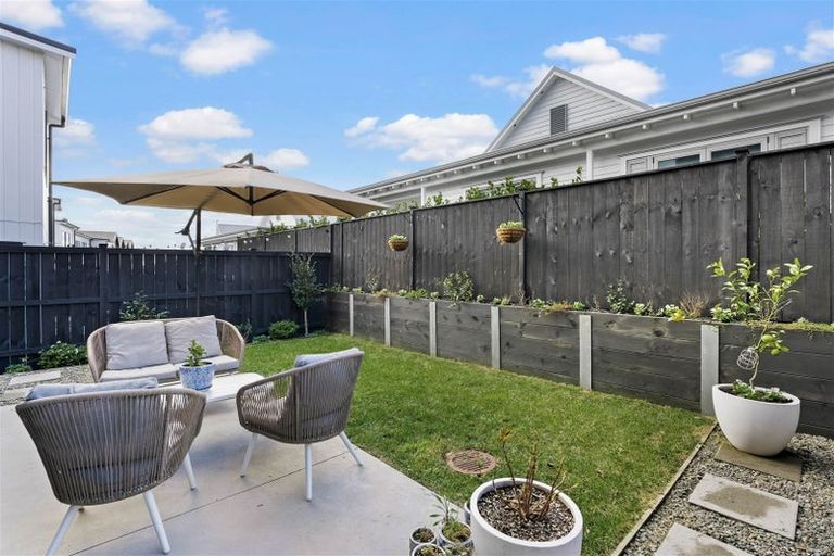 Photo of property in 31 Koura Drive, Red Beach, 0932