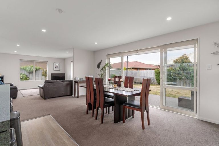 Photo of property in 27 Carradale Avenue, Broomfield, Christchurch, 8042