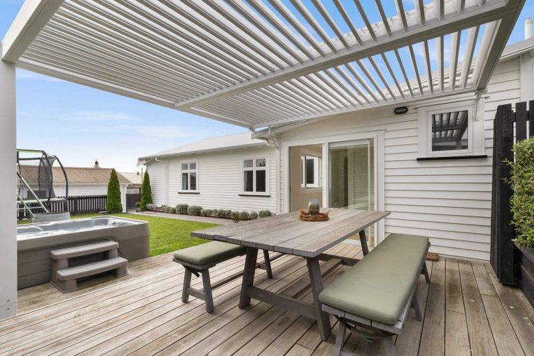 Photo of property in 1 Ormond Road, Hospital Hill, Napier, 4110