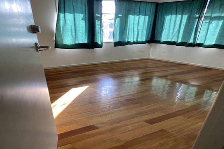 Photo of property in 36 Fairdene Avenue, Henderson, Auckland, 0610