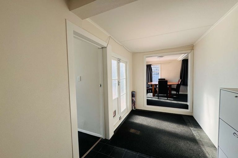 Photo of property in 21 Vernon Avenue, Takaro, Palmerston North, 4412