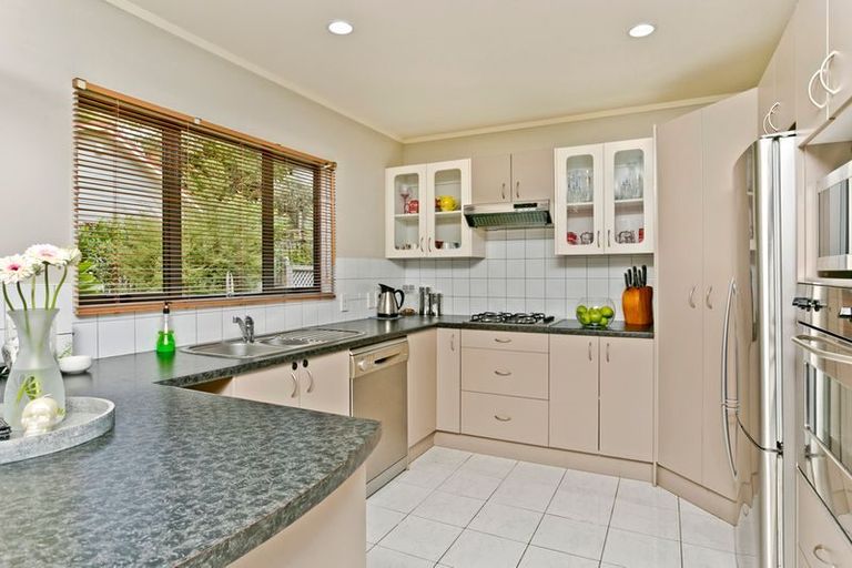 Photo of property in 2/32 Glendhu Road, Bayview, Auckland, 0629