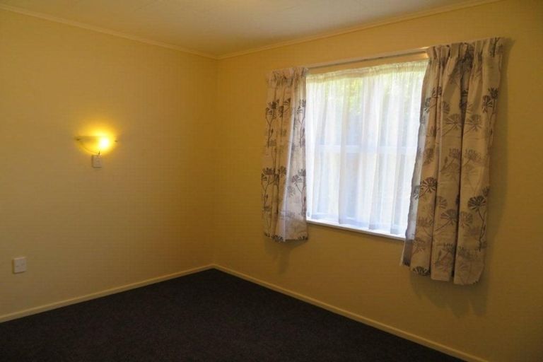 Photo of property in 112 Main Road, Wainuiomata, Lower Hutt, 5014