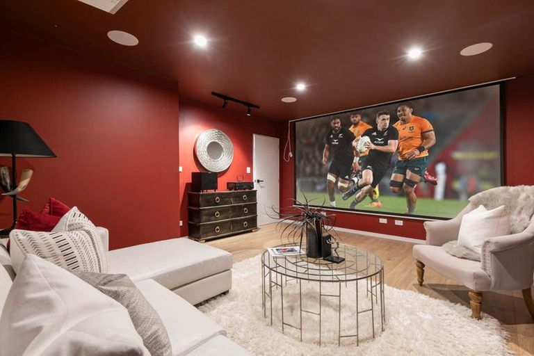 Photo of property in 11 Taraire Place, Orewa, 0931