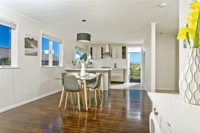 Photo of property in 51 Sycamore Drive, Sunnynook, Auckland, 0620