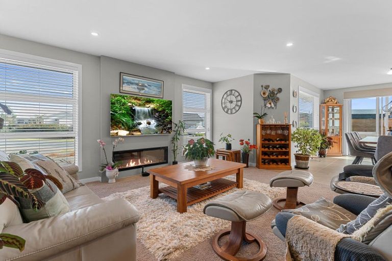 Photo of property in 2 Park Crescent, Mangawhai Heads, Mangawhai, 0505