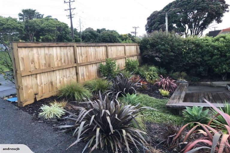 Photo of property in 112 Stanmore Bay Road, Stanmore Bay, Whangaparaoa, 0932