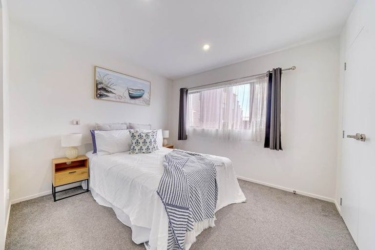 Photo of property in 2 Creekside Way, Flat Bush, Auckland, 2019