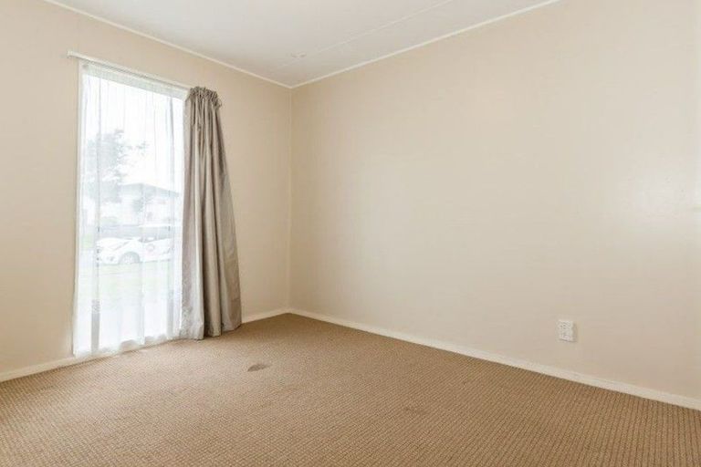 Photo of property in 15 Leander Place, Milson, Palmerston North, 4414