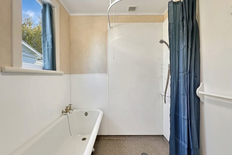 Photo of property in 1 North Avenue, Narrow Neck, Auckland, 0624