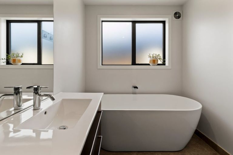 Photo of property in 64 Jack Hanley Drive, Jacks Point, Queenstown, 9371