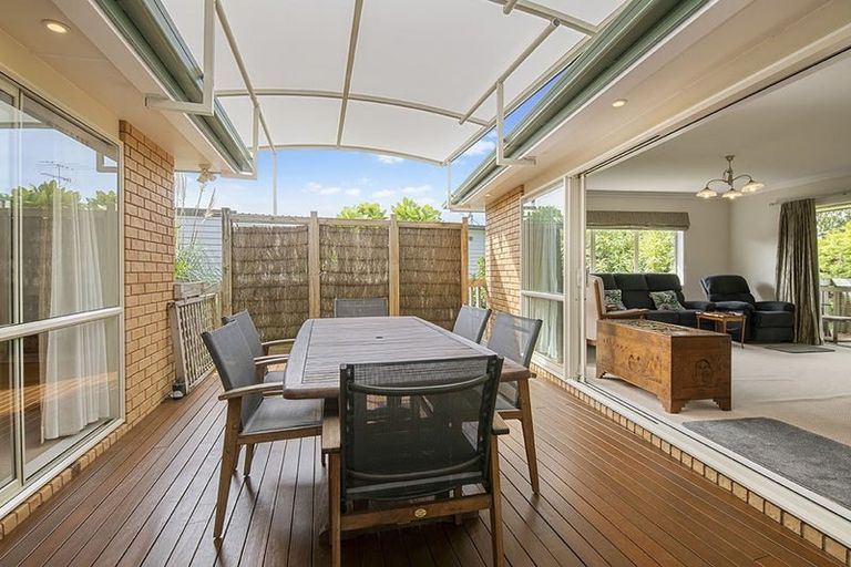 Photo of property in 6 Rivervale Grove, Stanmore Bay, Whangaparaoa, 0932