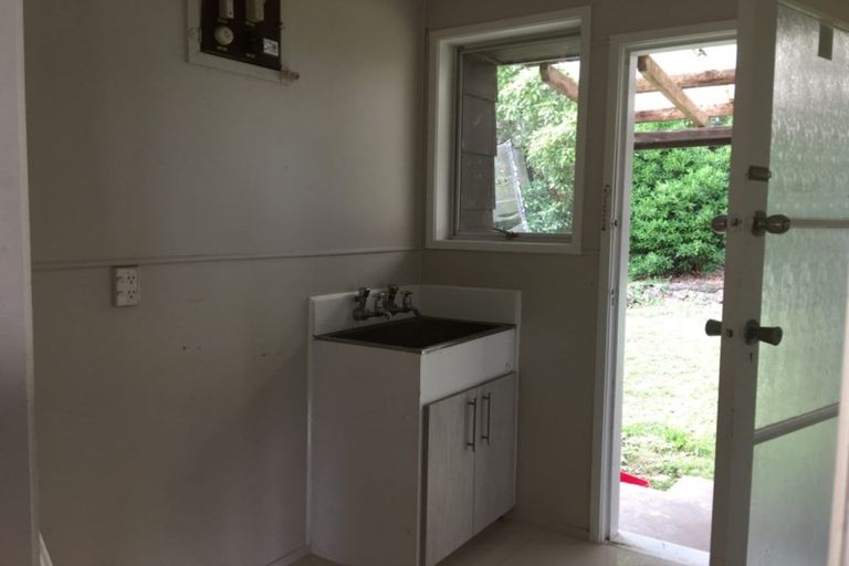 Photo of property in 21 Finn Place, Totara Vale, Auckland, 0629