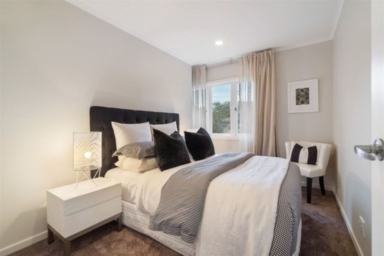 Photo of property in 44 Peter Terrace, Castor Bay, Auckland, 0620