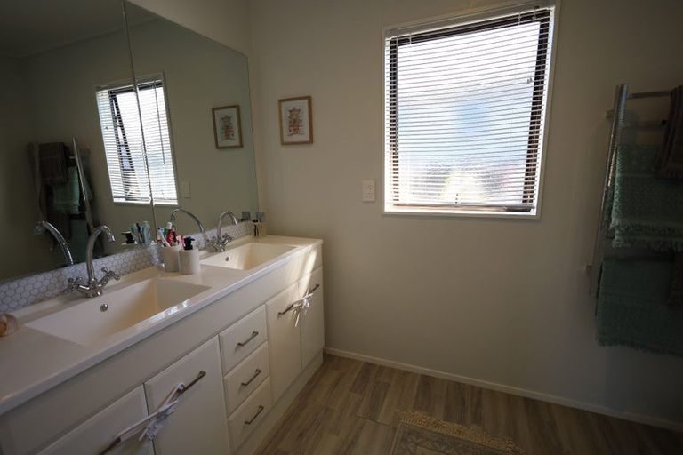 Photo of property in 18b Jasper Way, Papamoa Beach, Papamoa, 3118