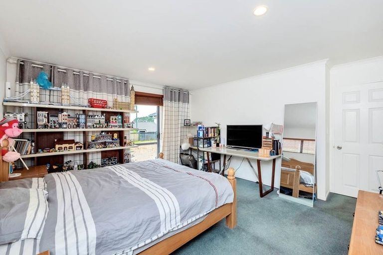 Photo of property in 10 Chelmsley Avenue, Henderson, Auckland, 0612