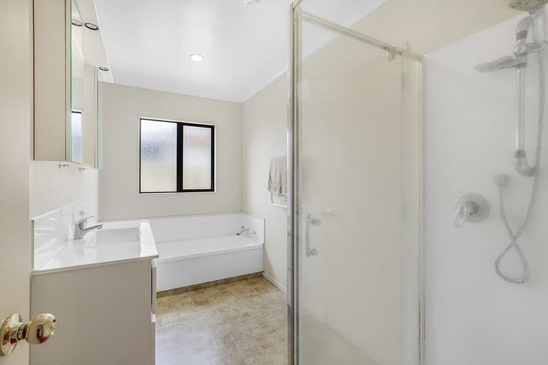 Photo of property in 2 Whinfell Lane, Nawton, Hamilton, 3200