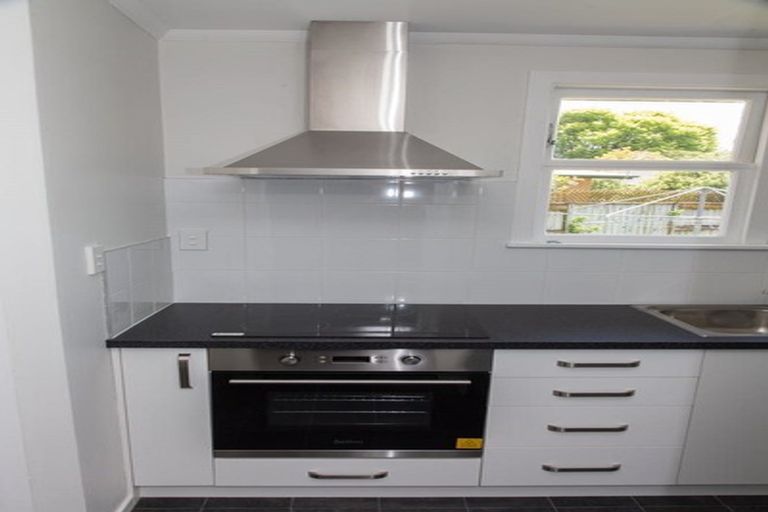 Photo of property in 1 Patea Place, Terrace End, Palmerston North, 4410