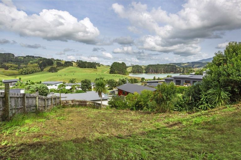 Photo of property in 35 Main Road, Raglan, 3225