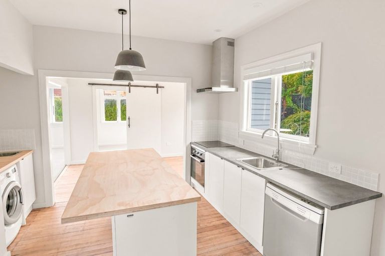 Photo of property in 1/118 Centaurus Road, Huntsbury, Christchurch, 8022