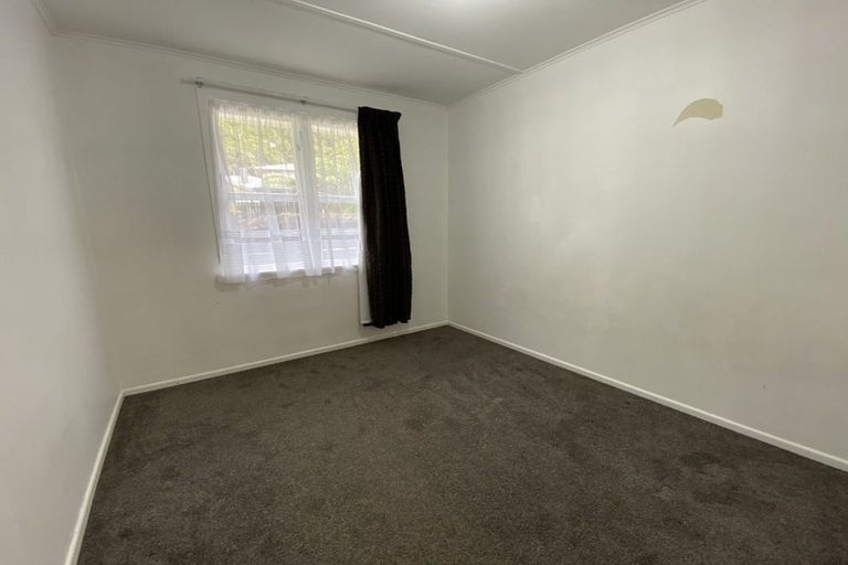 Photo of property in 19 Shackleton Grove, Stokes Valley, Lower Hutt, 5019