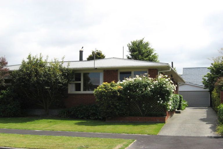 Photo of property in 26 Rosedale Place, Avonhead, Christchurch, 8042