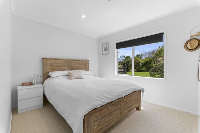 Photo of property in 489a Barrett Road, Omata, New Plymouth, 4374