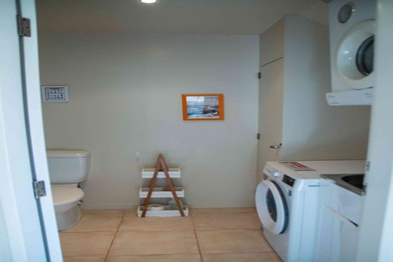 Photo of property in 42 Fairview Crescent, Kelburn, Wellington, 6012