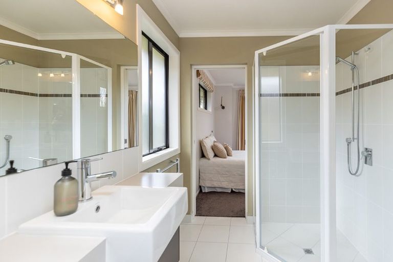 Photo of property in 8 Compton Grove, Huntington, Hamilton, 3210