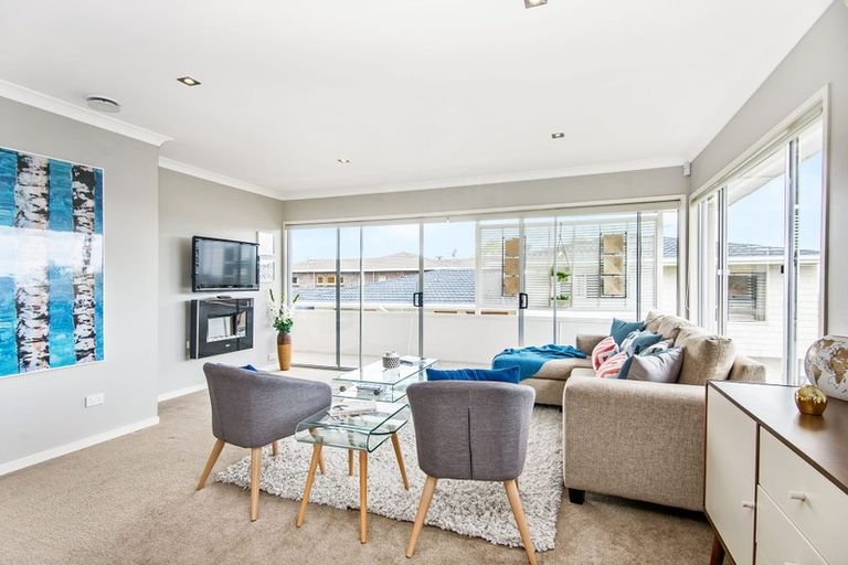 Photo of property in 211 Royal Road, Massey, Auckland, 0614