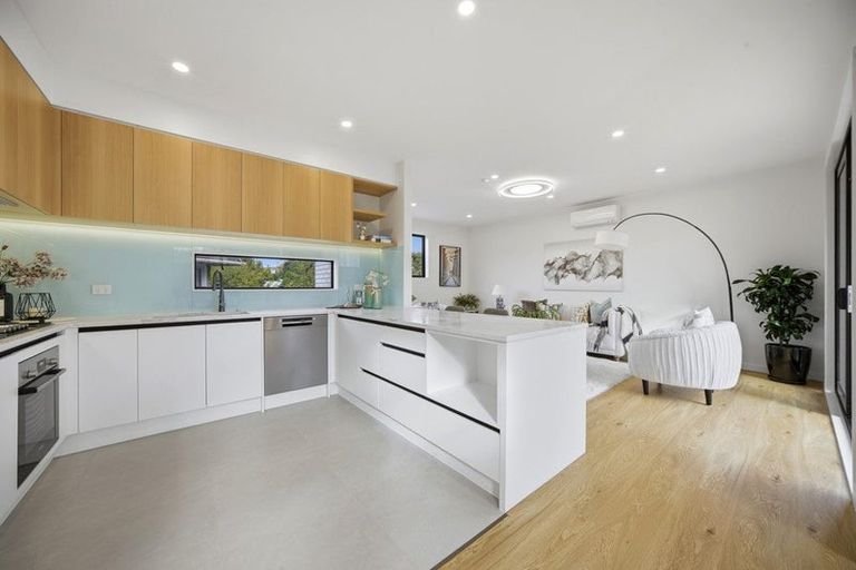 Photo of property in 28b Kereru Street, Henderson, Auckland, 0612