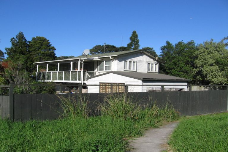 Photo of property in 2a Candia Road, Swanson, Auckland, 0612