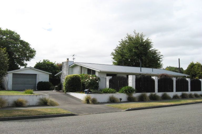 Photo of property in 57 Glenharrow Avenue, Avonhead, Christchurch, 8042