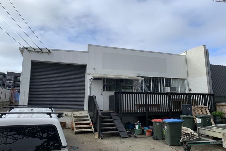 Photo of property in 11a Springs Road, Parakai, 0830