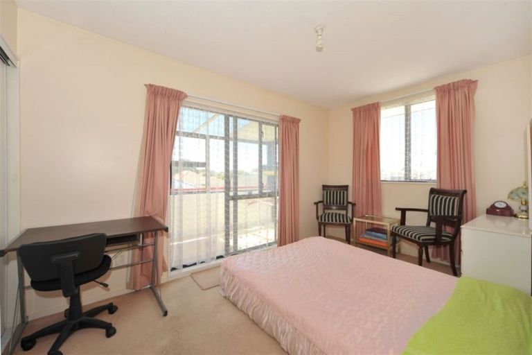 Photo of property in 122b Yaldhurst Road, Sockburn, Christchurch, 8042