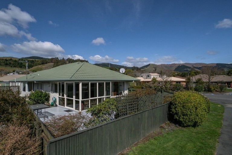 Photo of property in 22 Vining Crescent, Stoke, Nelson, 7011