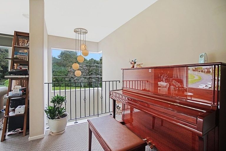 Photo of property in 2 Hawkdun Drive, Flat Bush, Auckland, 2016