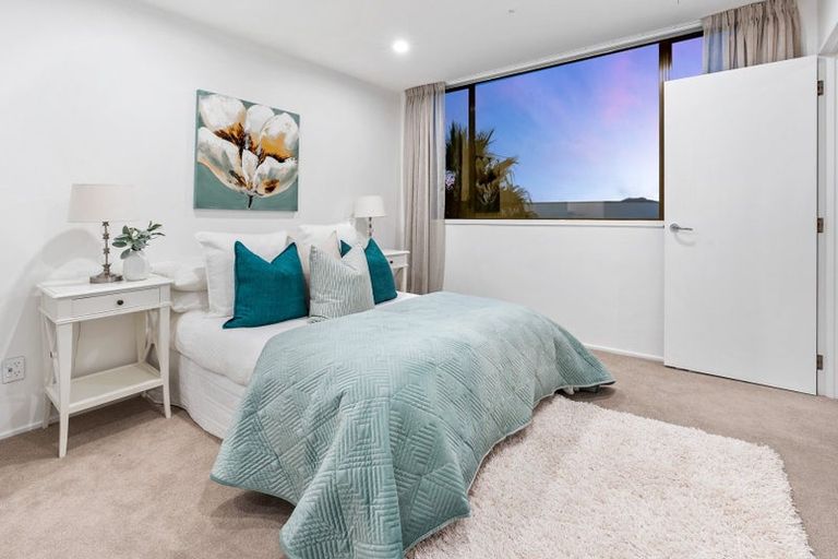 Photo of property in 4b/171 Hurstmere Road, Takapuna, Auckland, 0622