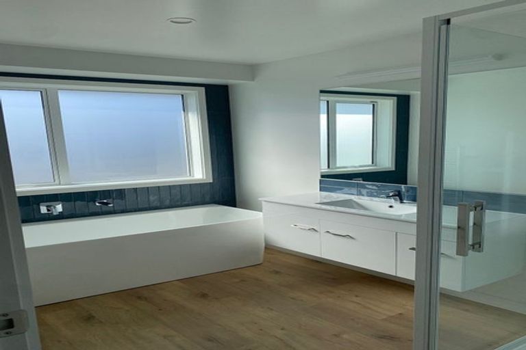 Photo of property in 106 Lipscombe Crescent, Havelock North, 4130