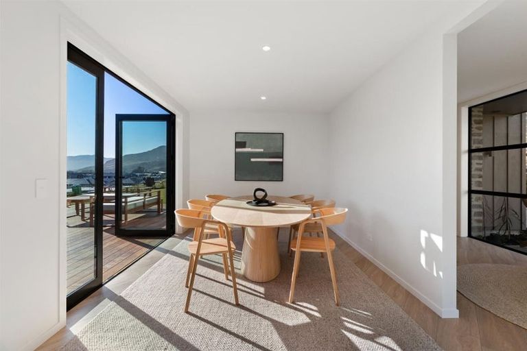 Photo of property in 44 Cunninghams Drive, Jacks Point, Queenstown, 9371